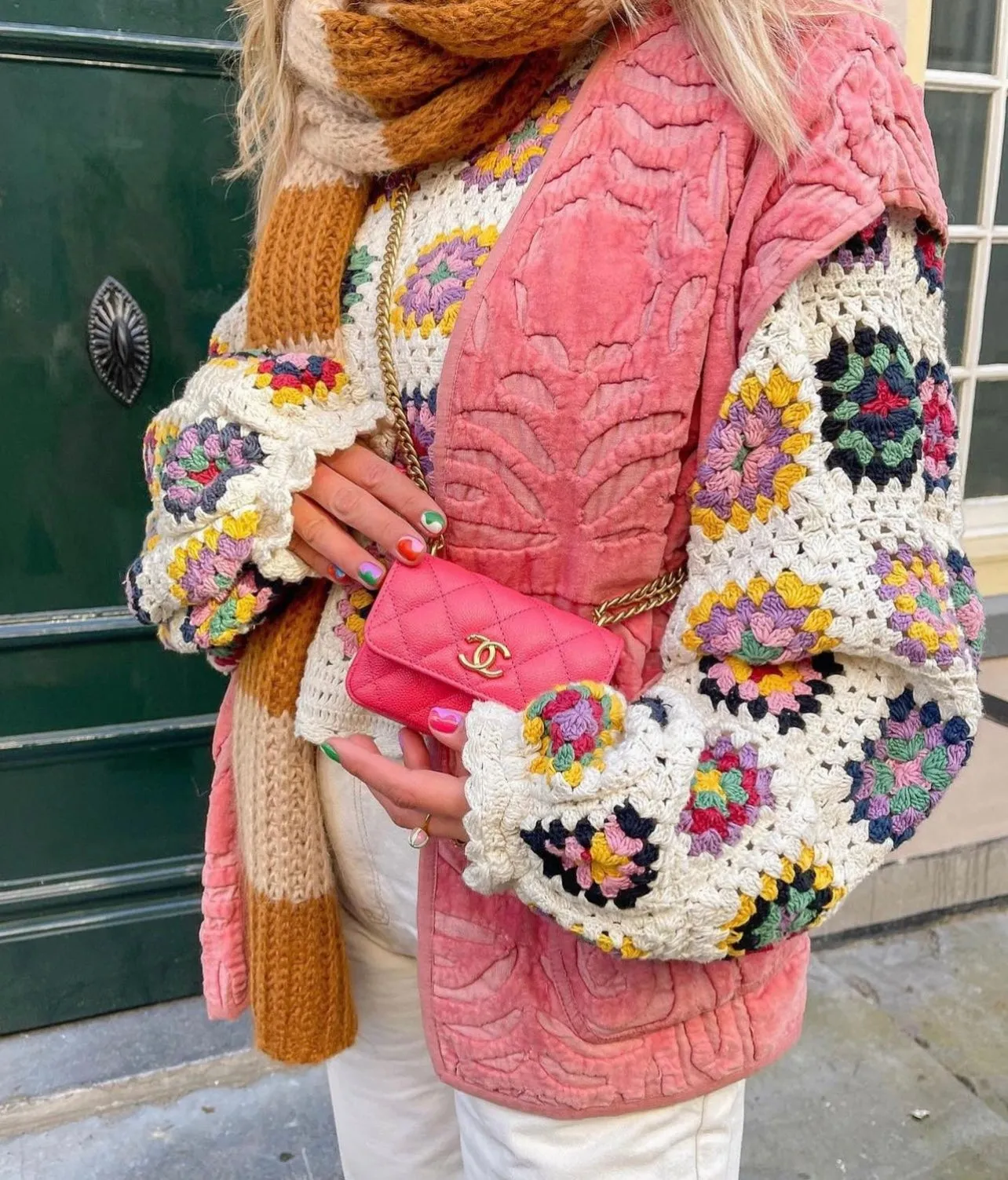 Vida Velvet Blanket Vest - Pink