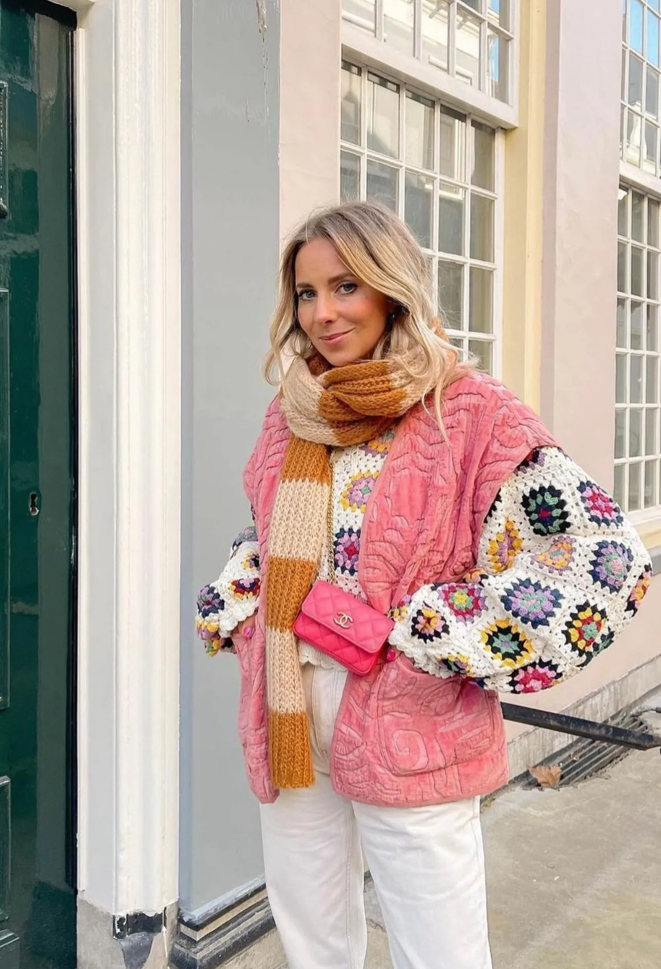 Vida Velvet Blanket Vest - Pink